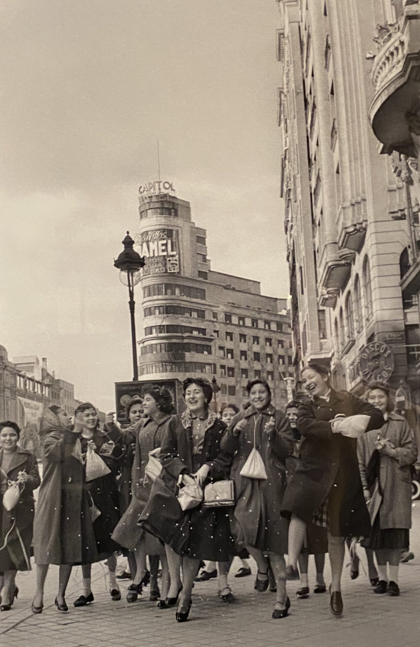 En Madrid, una historia de la moda 1940-1970 - Investigart